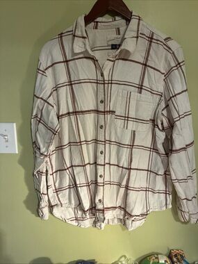 Universal Thread Cream Plaid Button-Down Shirt with Brown Grid
